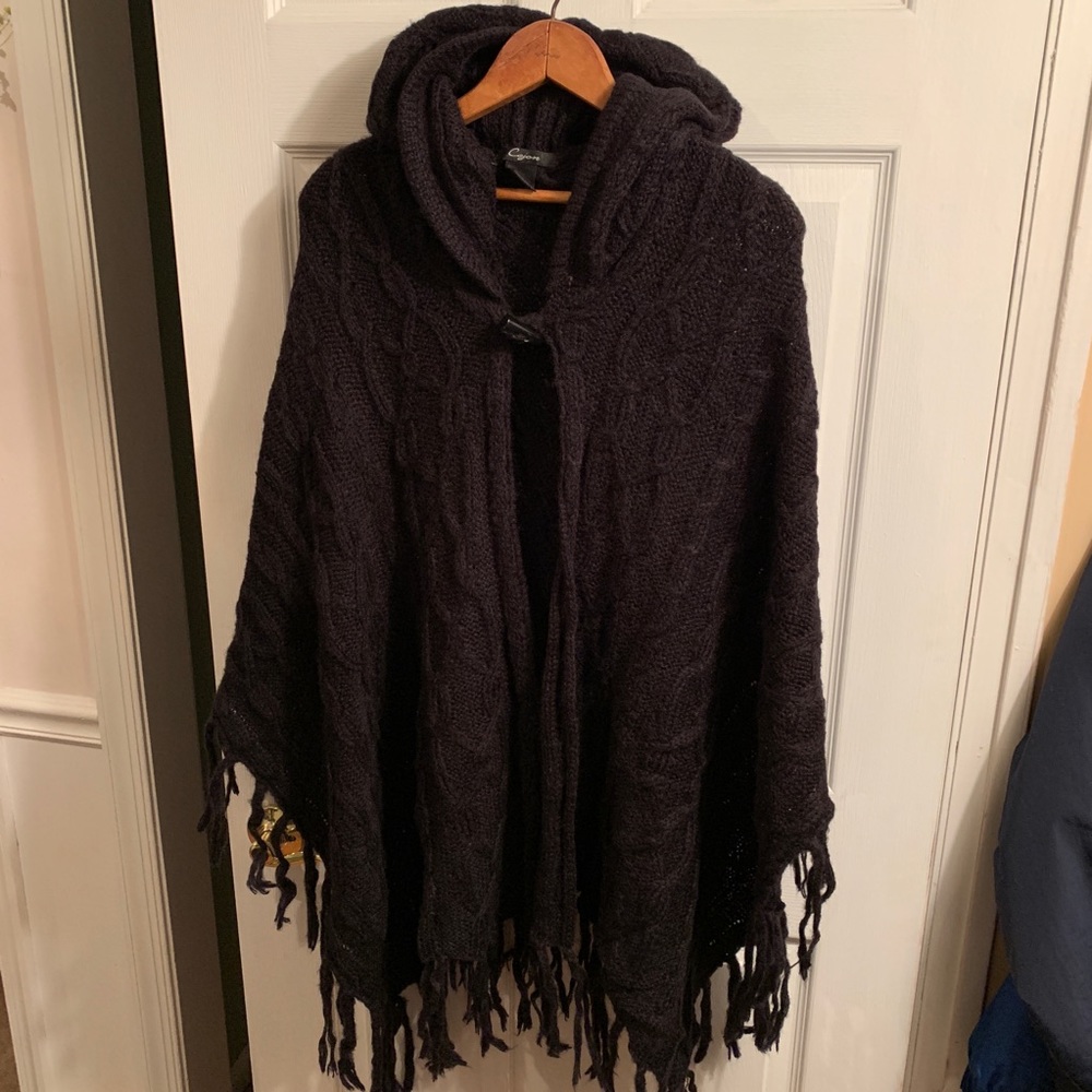 Black Cajon hooded poncho with toggle closure